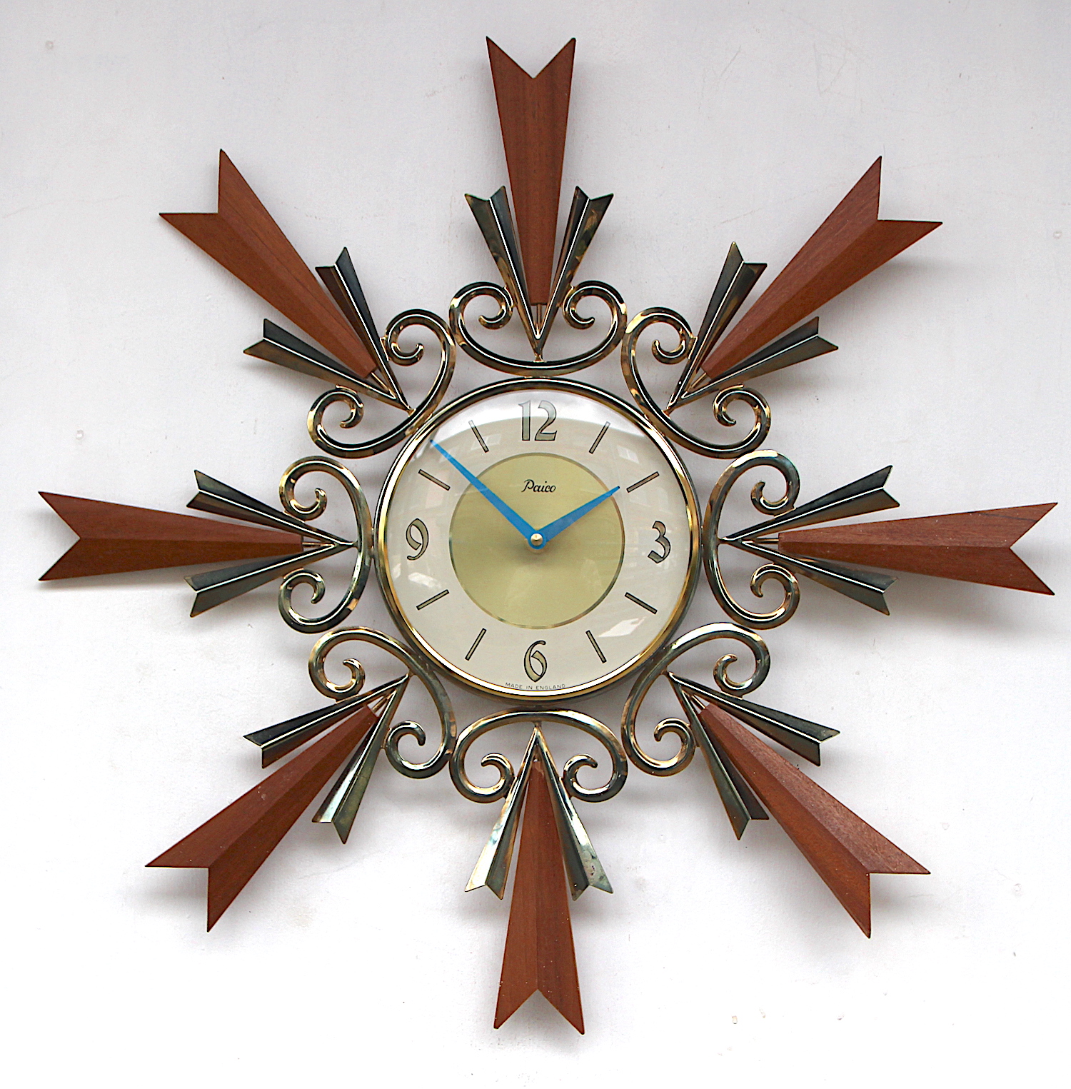 8082.vintage wall clock1